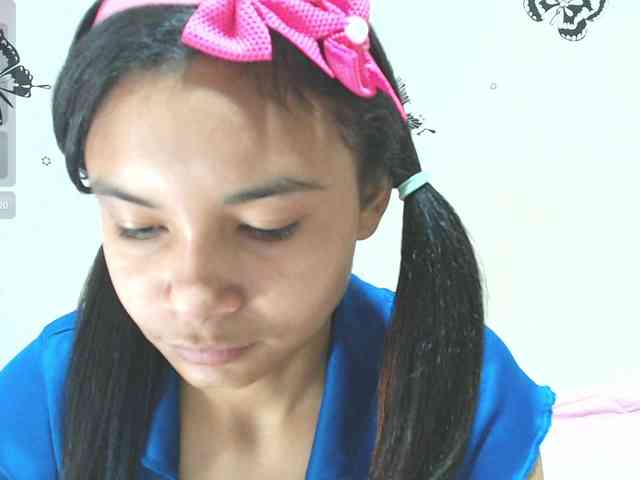 liz7skinny webcam