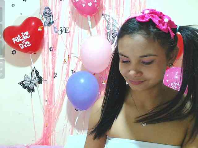 Model: liz7skinny