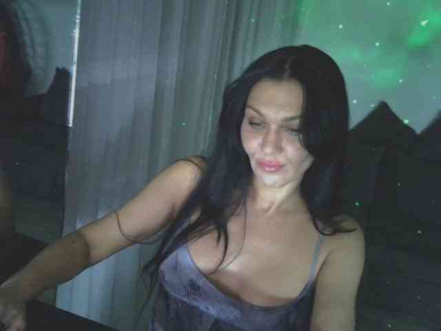 TayaDeluxe