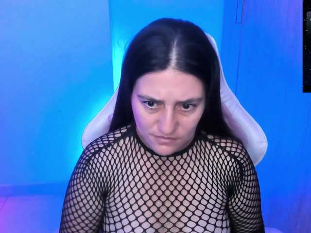Saskyaajohnson live cam on BongaCams