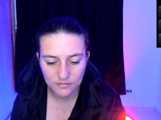 Saskyaajohnson live cam on BongaCams