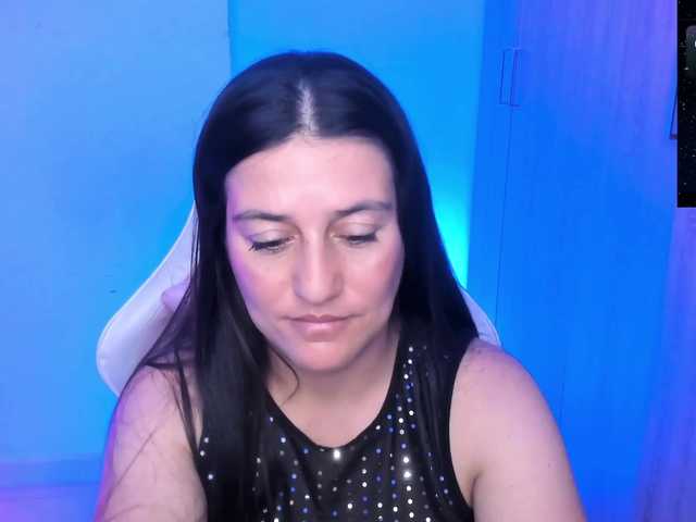 Saskyaajohnson live cam on BongaCams