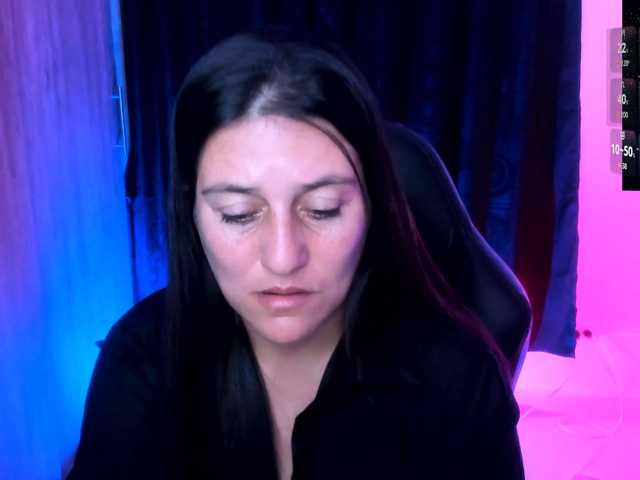 Saskyaajohnson live cam on BongaCams