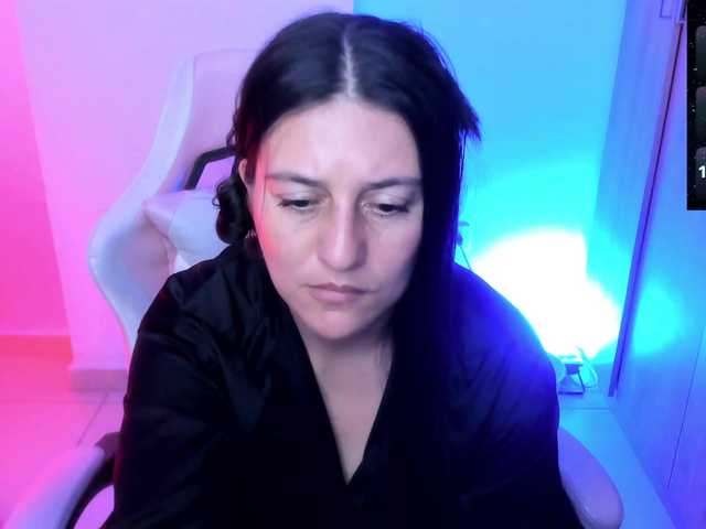 Saskyaajohnson live cam on BongaCams