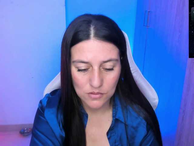 Saskyaajohnson live cam on BongaCams