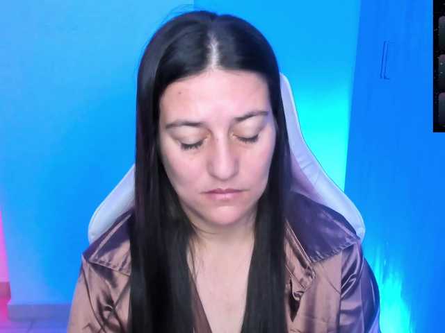 Saskyaajohnson live cam on BongaCams