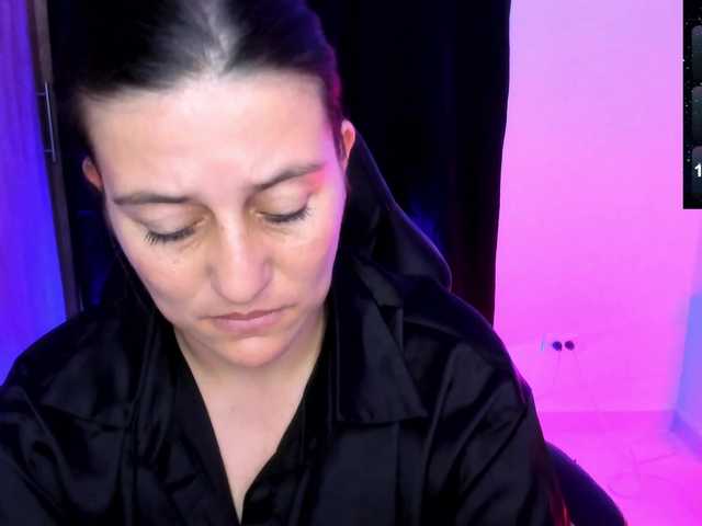 Saskyaajohnson live cam preview