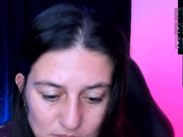 Saskyaajohnson live cam on BongaCams