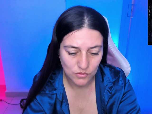Saskyaajohnson live cam on BongaCams