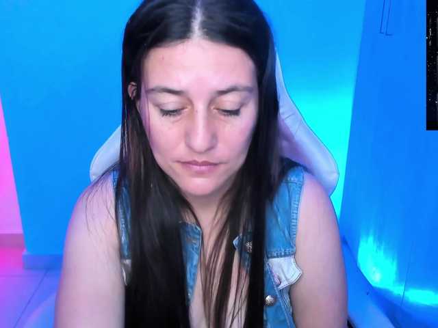 Saskyaajohnson live cam on BongaCams