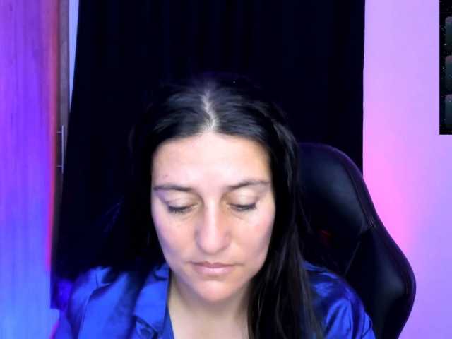 Saskyaajohnson live cam on BongaCams
