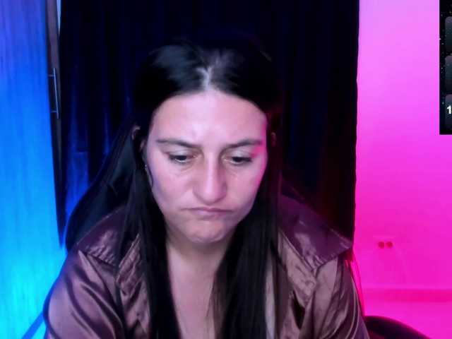Saskyaajohnson live cam on BongaCams