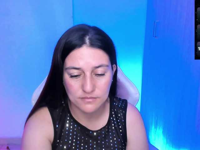Saskyaajohnson live cam on BongaCams
