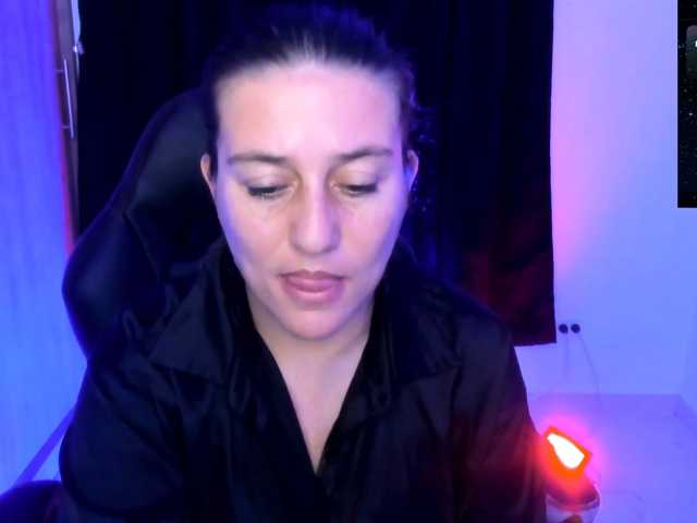 Saskyaajohnson live cam on BongaCams