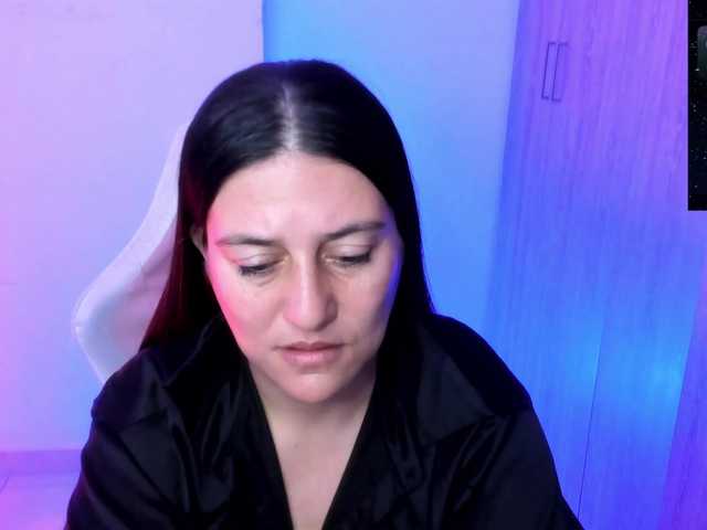 Saskyaajohnson live cam on BongaCams