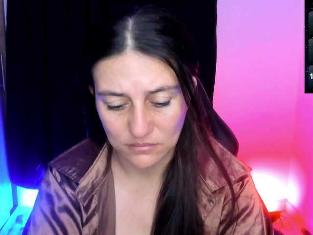 Saskyaajohnson live cam on BongaCams