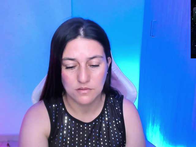 Saskyaajohnson live cam on BongaCams