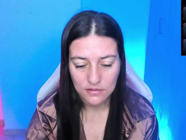 Saskyaajohnson live cam on BongaCams