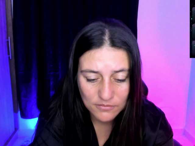 Saskyaajohnson live cam on BongaCams