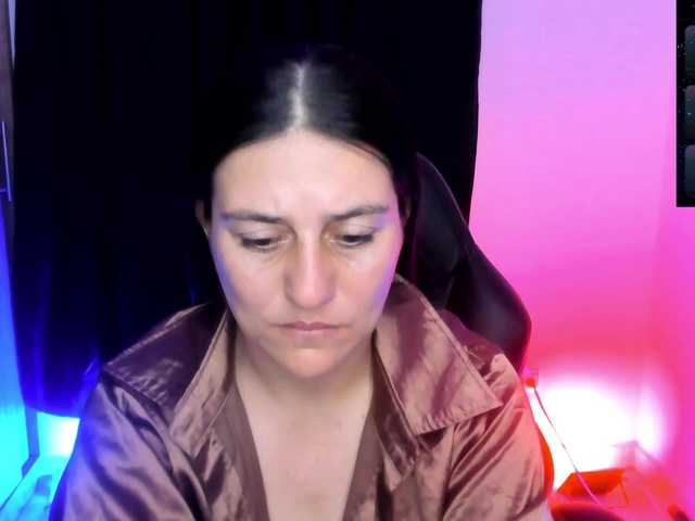 Saskyaajohnson live cam on BongaCams