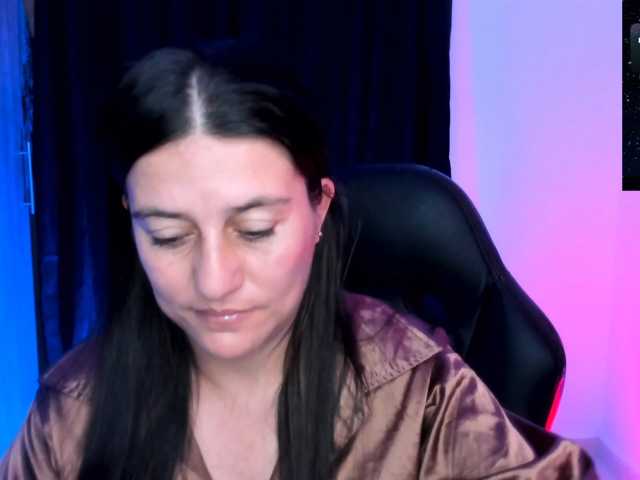 Saskyaajohnson live cam on BongaCams