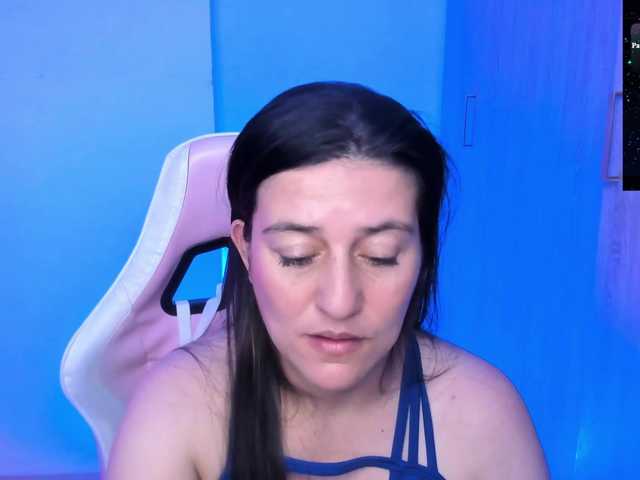 Saskyaajohnson live cam on BongaCams