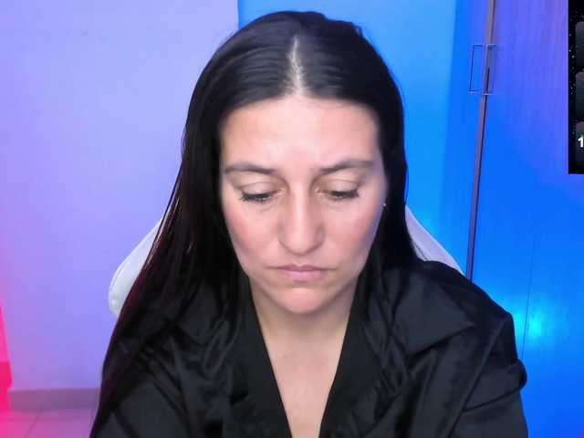 Saskyaajohnson live cam on BongaCams
