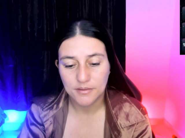 Saskyaajohnson live cam on BongaCams