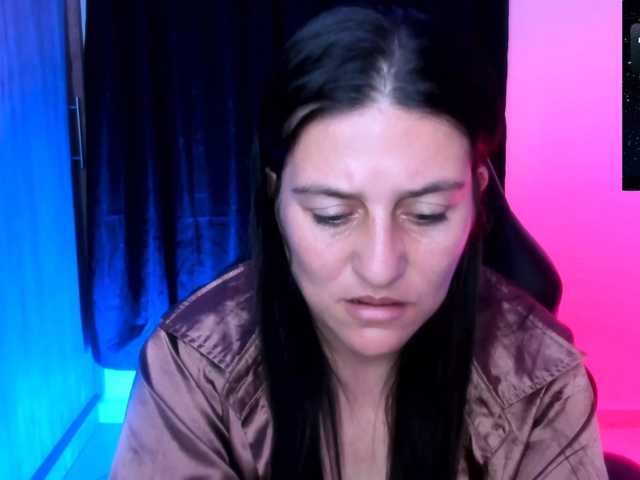 Saskyaajohnson live cam preview