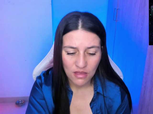 Saskyaajohnson live cam on BongaCams