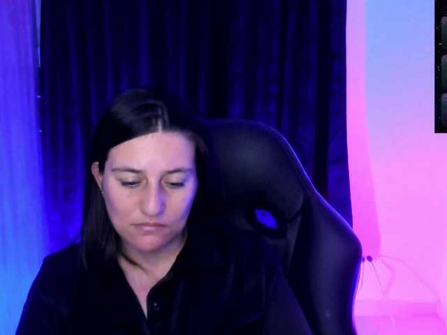 Saskyaajohnson live cam on BongaCams