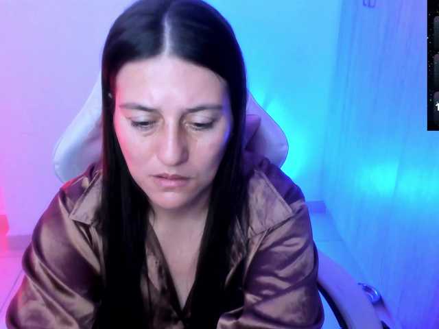 Saskyaajohnson live cam on BongaCams