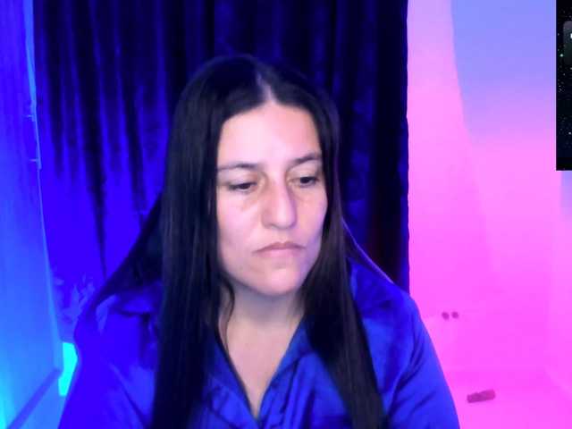 Saskyaajohnson live cam preview