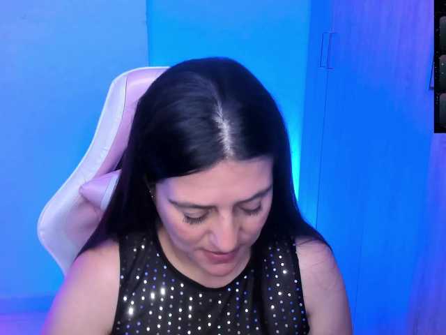 Saskyaajohnson live cam on BongaCams