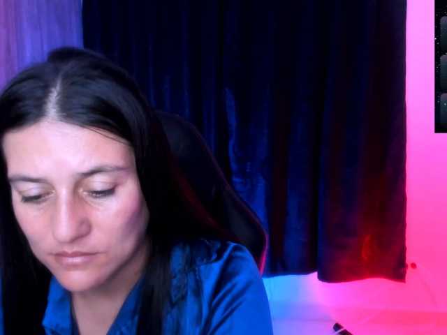 Saskyaajohnson live cam preview