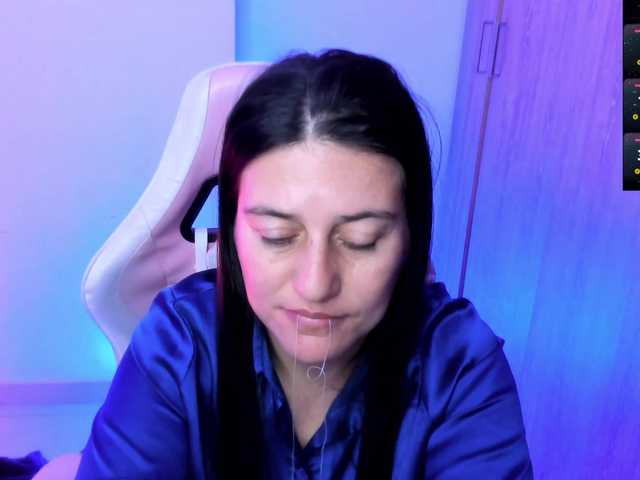 Saskyaajohnson live cam on BongaCams