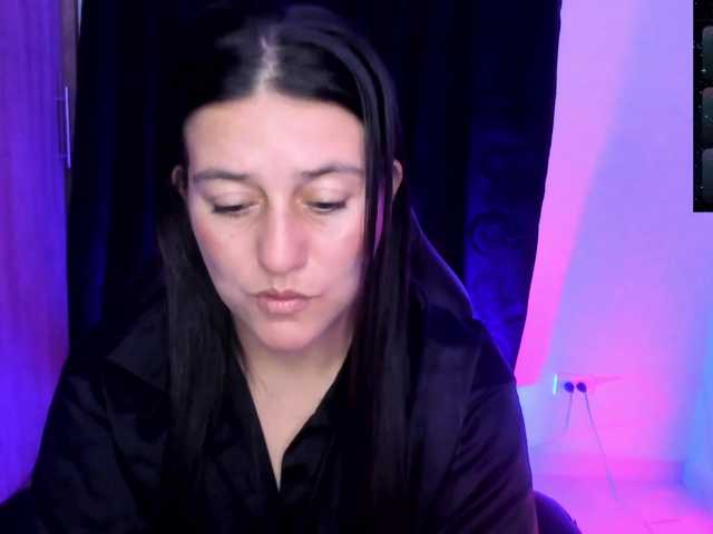 Saskyaajohnson live cam on BongaCams