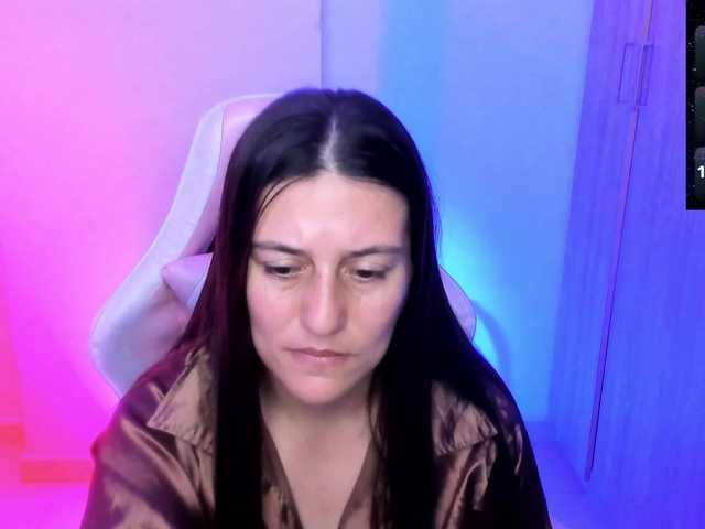 Saskyaajohnson live cam on BongaCams
