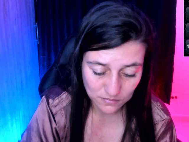 Saskyaajohnson, live now on BongaCams