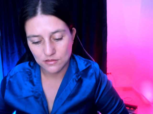 Saskyaajohnson live cam on BongaCams