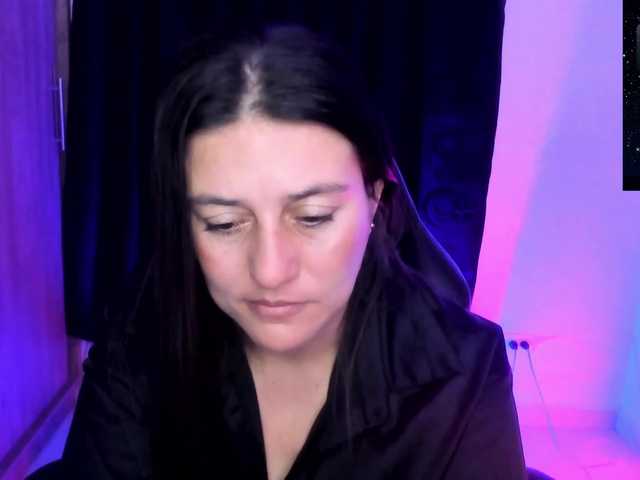 Saskyaajohnson live cam preview