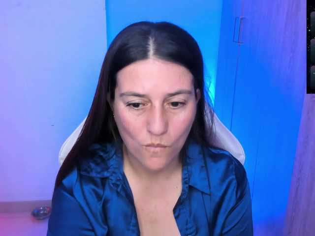Saskyaajohnson live cam on BongaCams