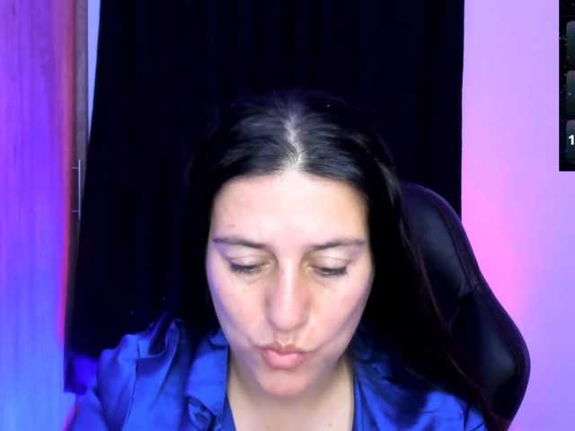 Saskyaajohnson live cam on BongaCams