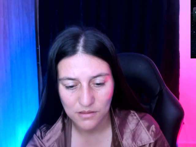 Saskyaajohnson live cam on BongaCams