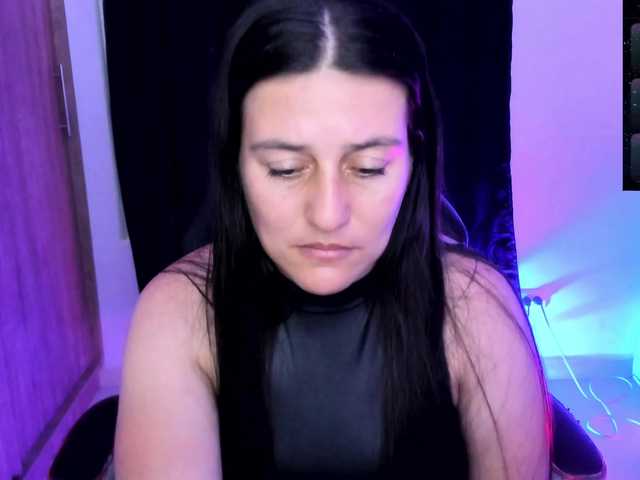 Saskyaajohnson live cam preview