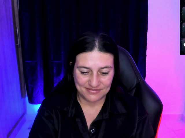 Saskyaajohnson live cam on BongaCams