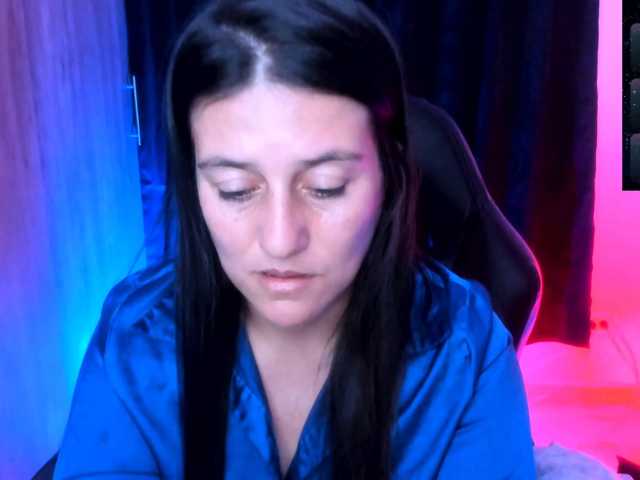 Saskyaajohnson live cam preview