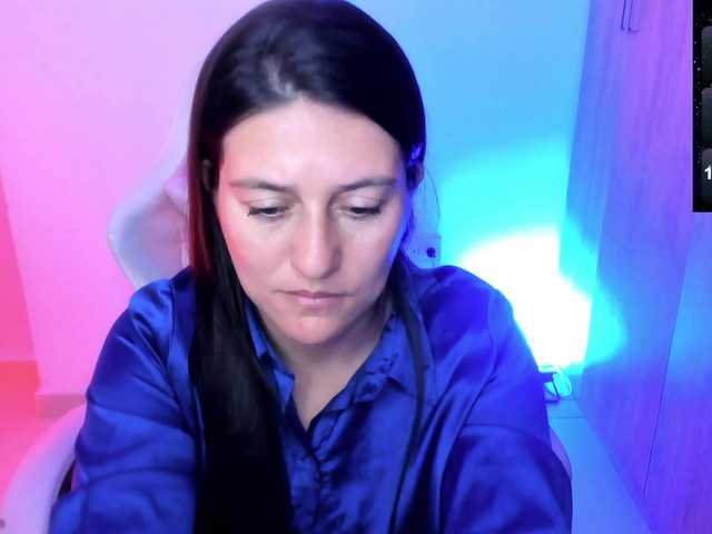 Saskyaajohnson live cam on BongaCams