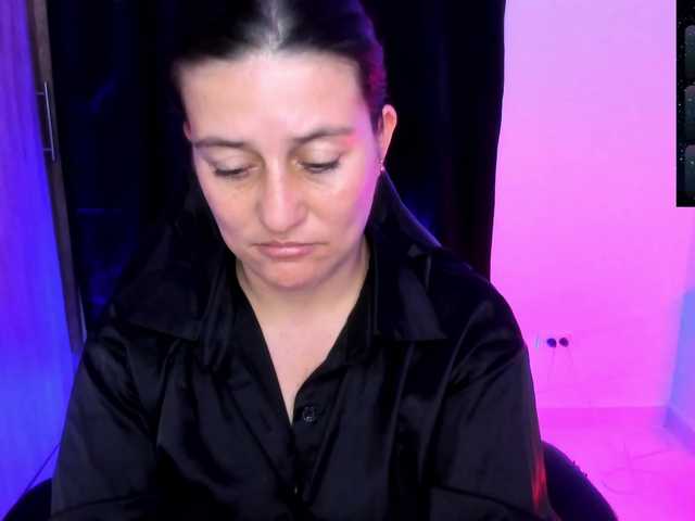 Saskyaajohnson live cam preview