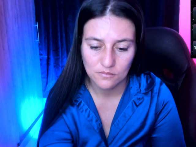 Saskyaajohnson live cam preview